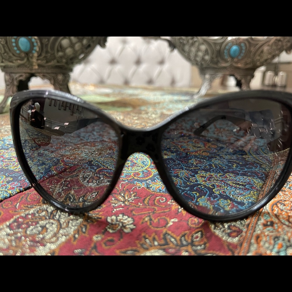 Bulgari sunglasses . - Picture 9 of 14